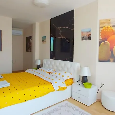 빌라 Designer Mit Pool 코샤리챠